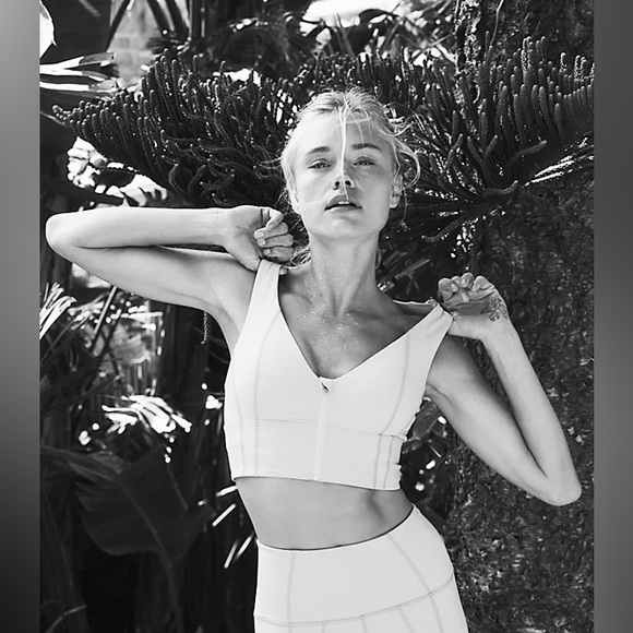 FP Movement It’s An Illusion Crop tank bra NWOT - Picture 2 of 6